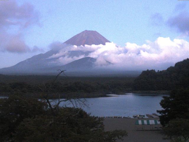 精進湖からの富士山