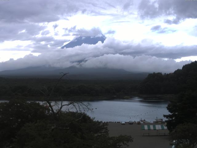 精進湖からの富士山
