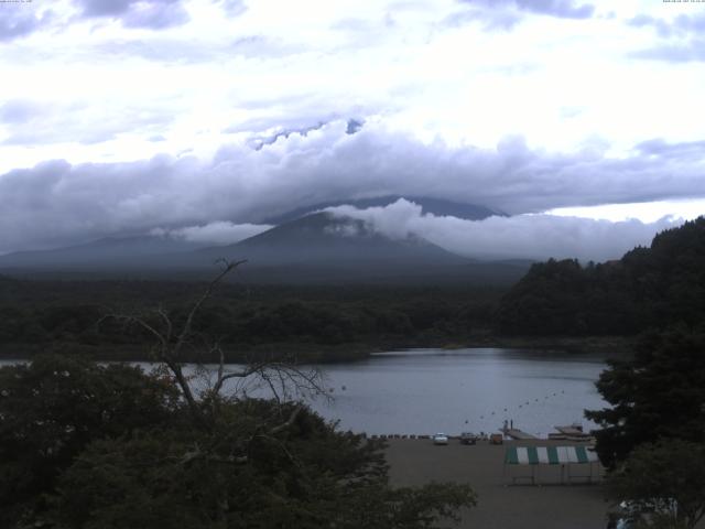 精進湖からの富士山