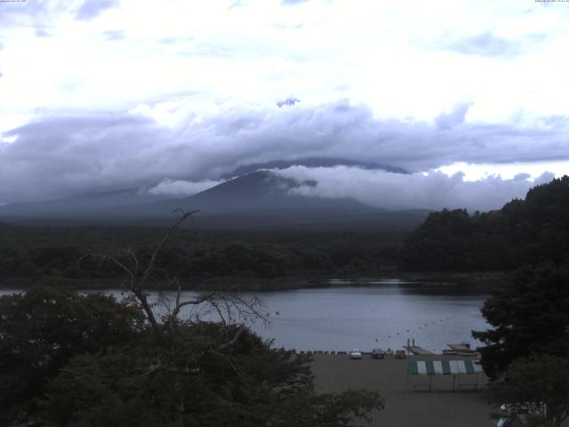 精進湖からの富士山