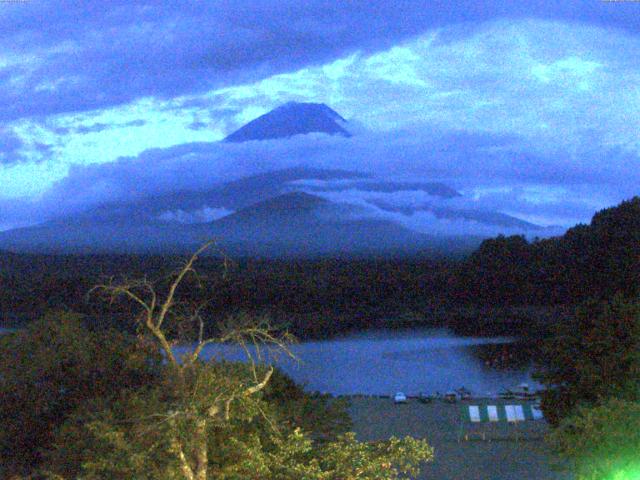 精進湖からの富士山
