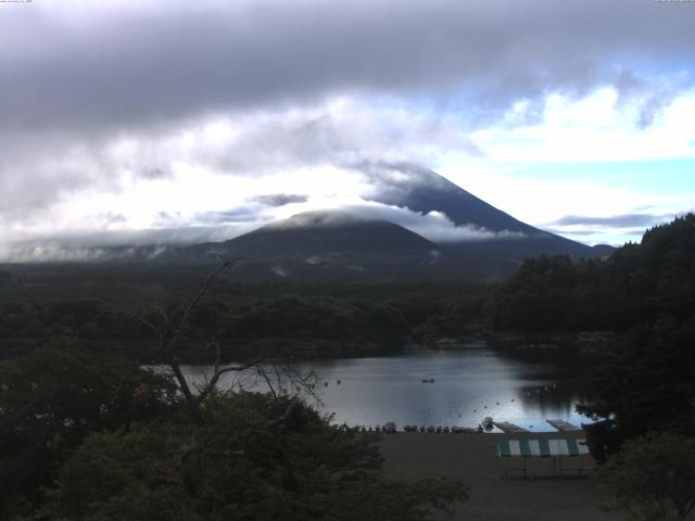 精進湖からの富士山