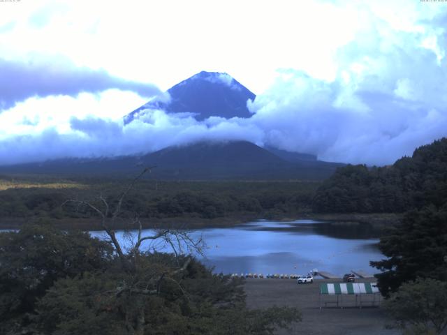 精進湖からの富士山