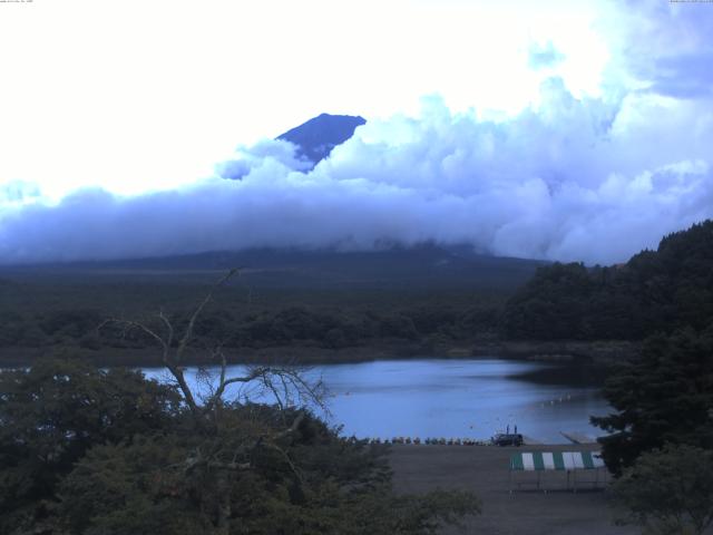精進湖からの富士山
