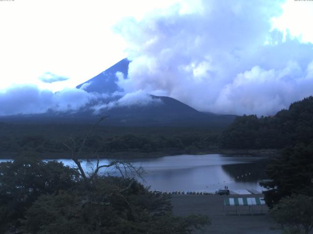 精進湖からの富士山