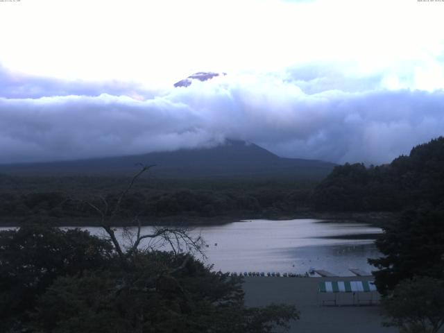 精進湖からの富士山