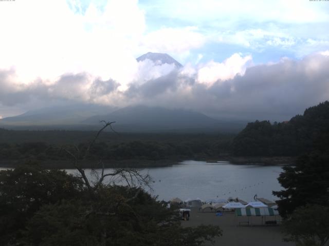 精進湖からの富士山