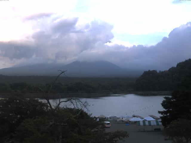 精進湖からの富士山