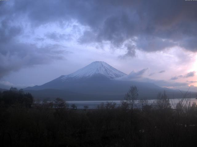 山中湖からの富士山