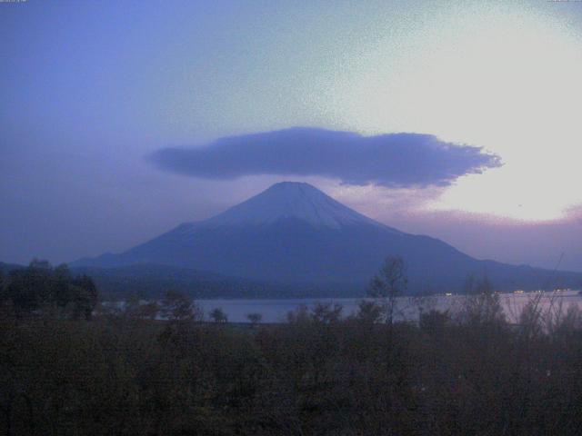 山中湖からの富士山