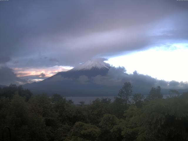 山中湖からの富士山