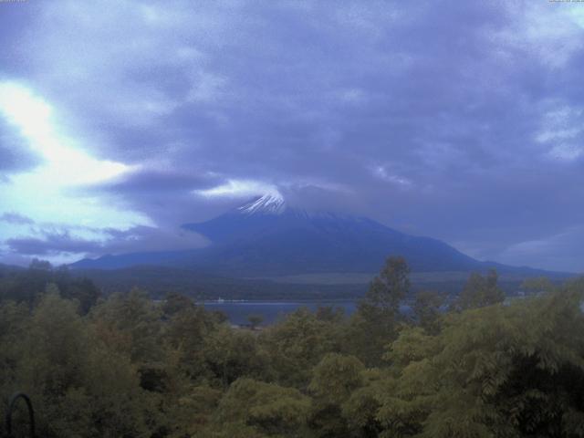 山中湖からの富士山
