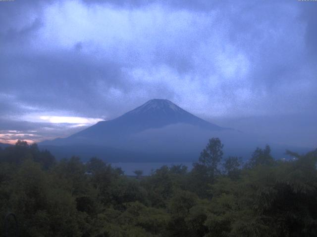 山中湖からの富士山