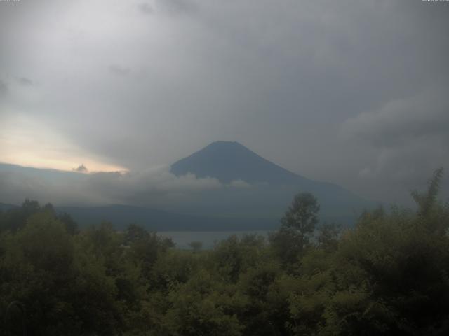 山中湖からの富士山
