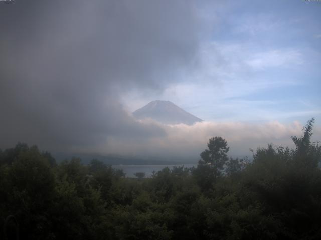 山中湖からの富士山