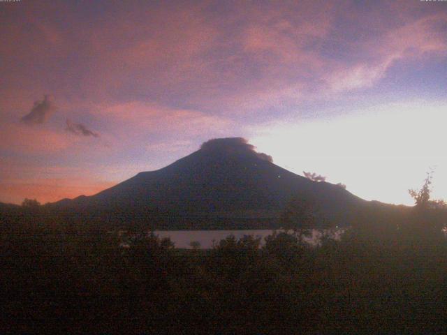 山中湖からの富士山