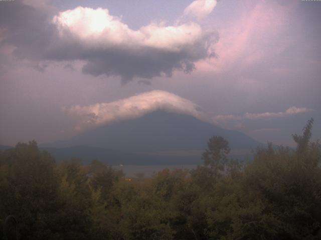 山中湖からの富士山