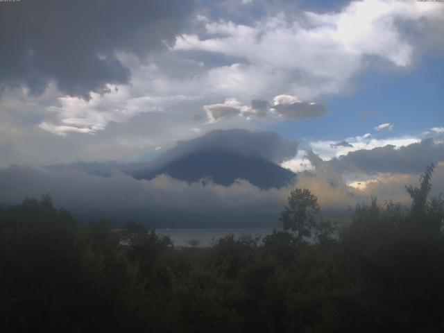 山中湖からの富士山