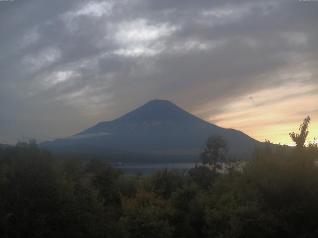 山中湖からの富士山