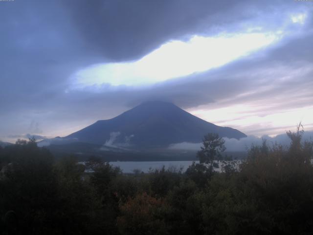 山中湖からの富士山