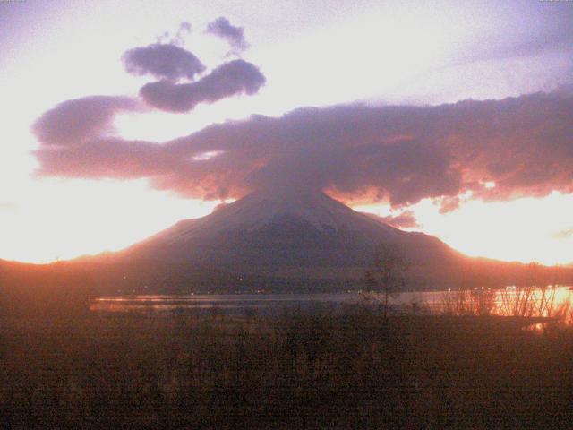 山中湖からの富士山