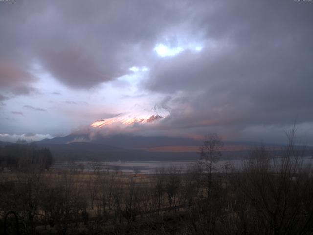 山中湖からの富士山