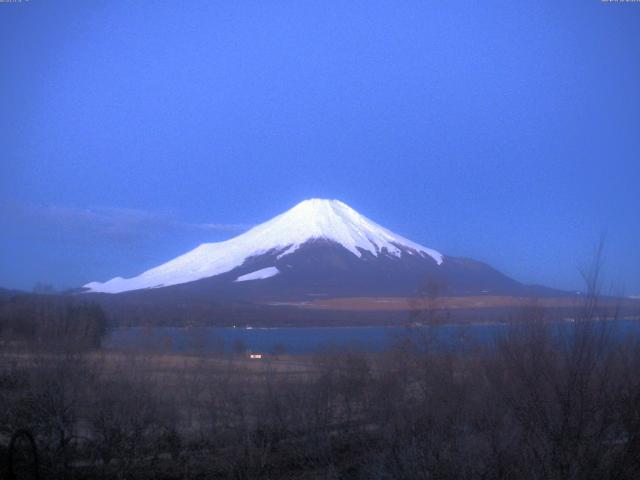 山中湖からの富士山