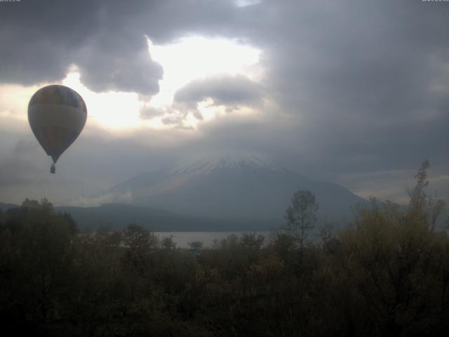 山中湖からの富士山