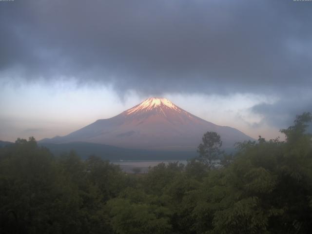 山中湖からの富士山
