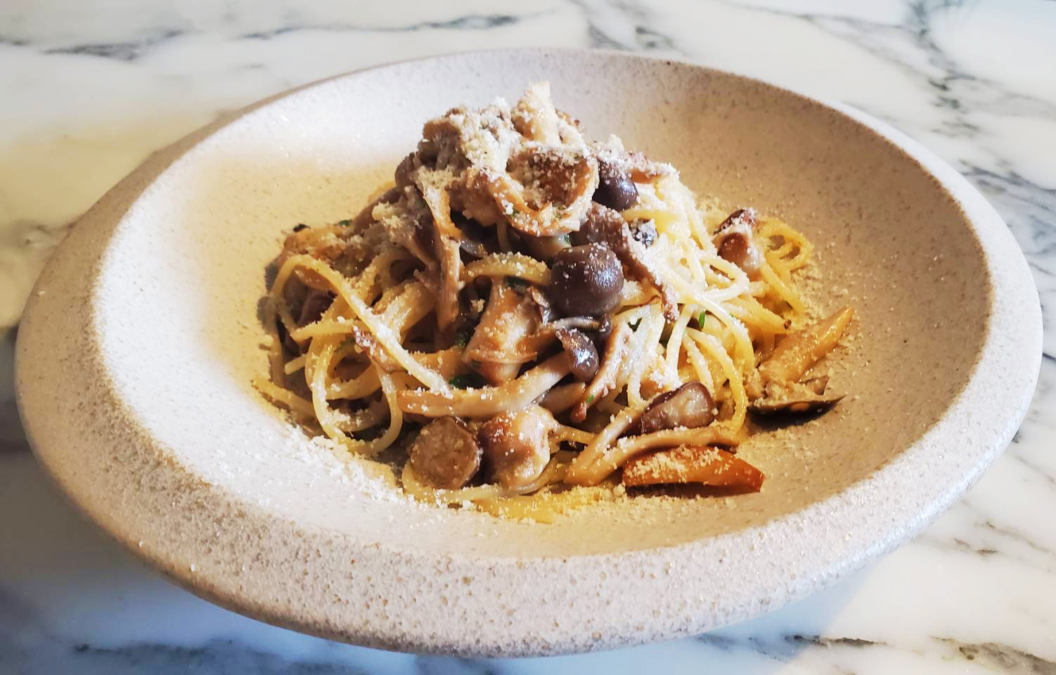 いろいろなキノコのペペロンチーノ