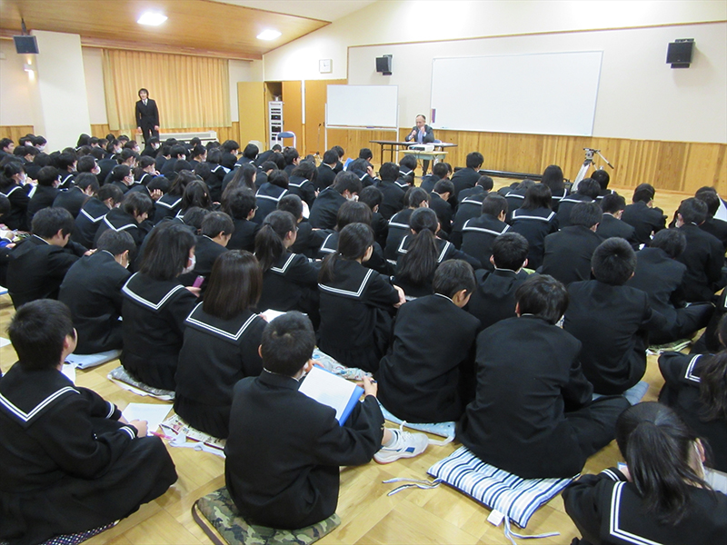 2月29日（月）河口湖南中学校組合立河口湖南中学校（富士河口湖町）